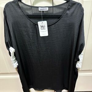 Tutu & Lilli Round neck black w/white trim Top -small w/tags